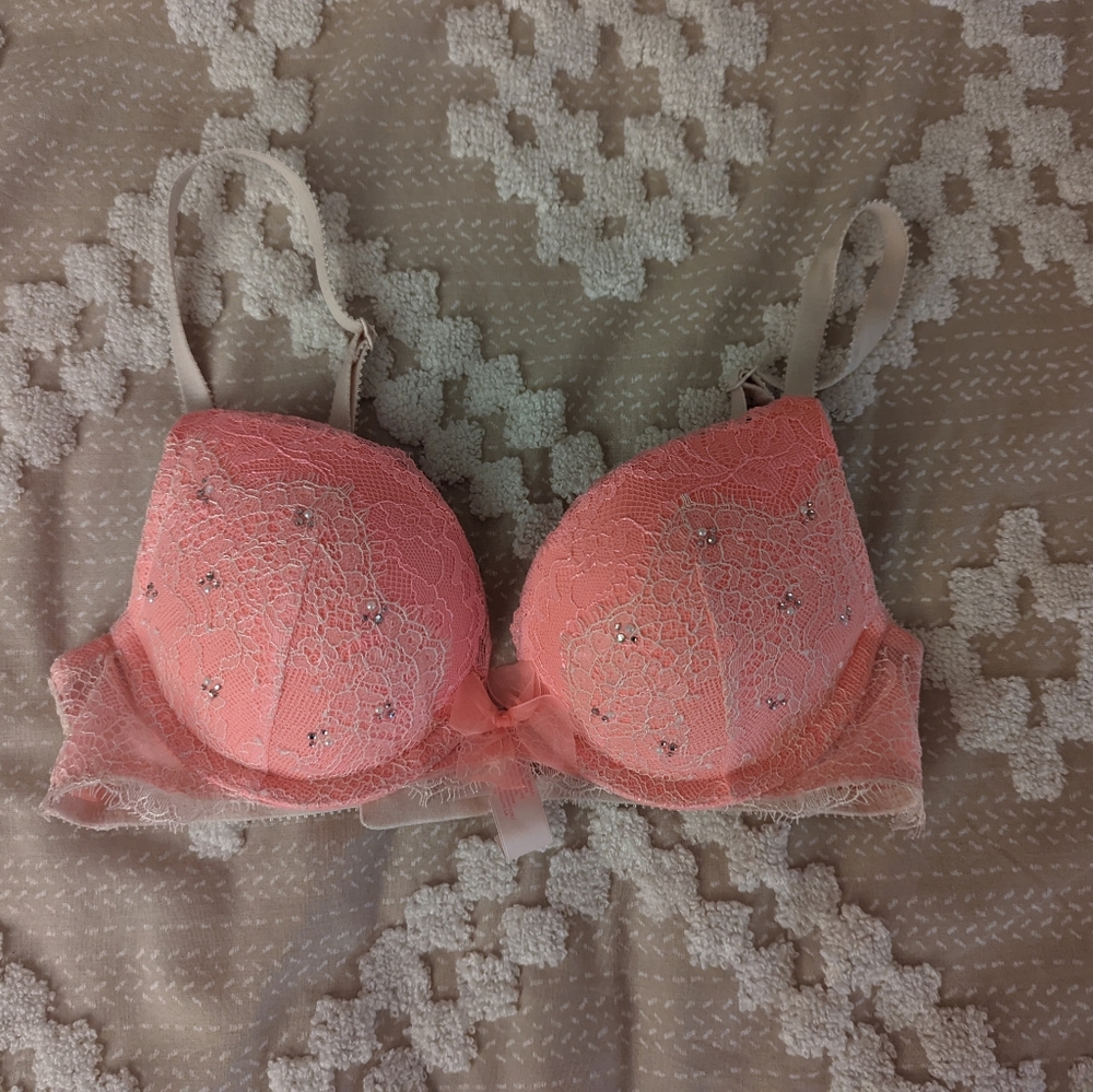 Bedazzled Victoria Secrets bra in size 32B